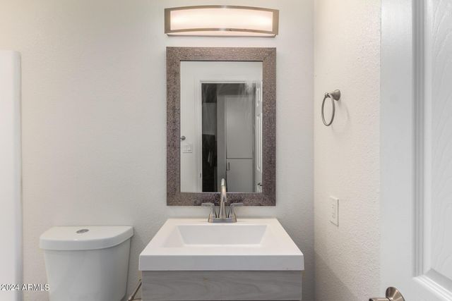 3016 N 37th Street Apt 6, Phoenix, AZ 85018