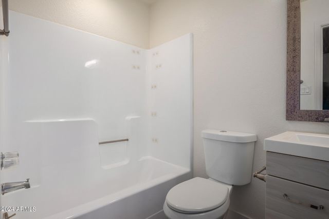 3016 N 37th Street Apt 6, Phoenix, AZ 85018