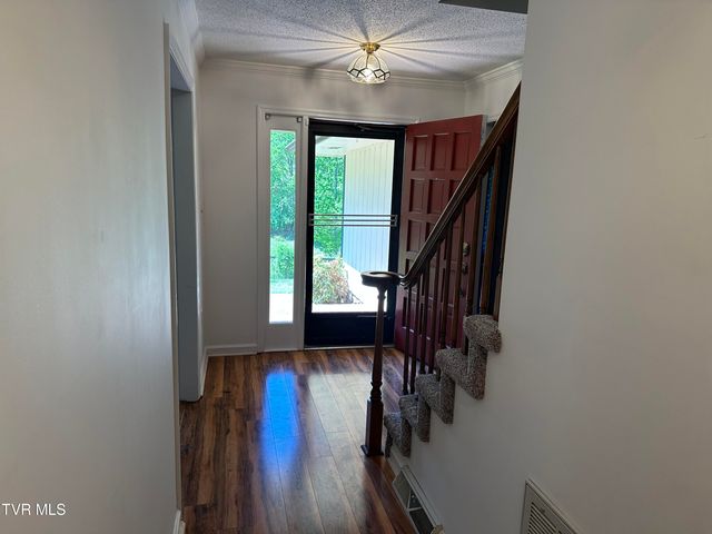 21506 Plantation Road, Bristol, VA 24202