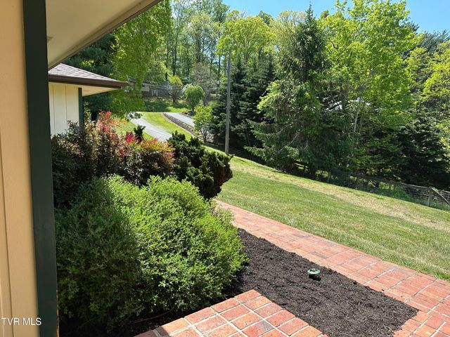 21506 Plantation Road, Bristol, VA 24202