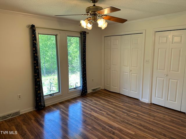 21506 Plantation Road, Bristol, VA 24202