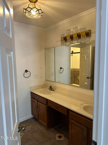 21506 Plantation Road, Bristol, VA 24202