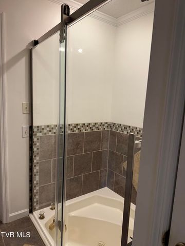 21506 Plantation Road, Bristol, VA 24202