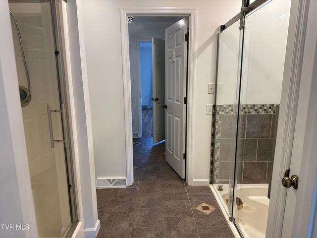 21506 Plantation Road, Bristol, VA 24202