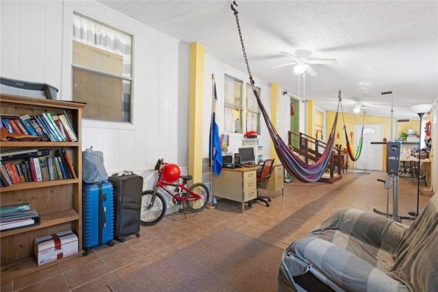 1309 S Franklin Avenue, Cleveland, TX 77327