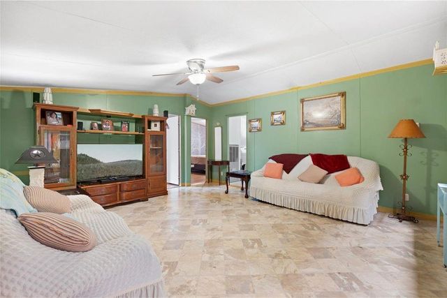 1309 S Franklin Avenue, Cleveland, TX 77327