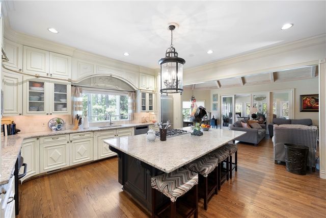 1 Rimrock Road, Russellville, AR 72802