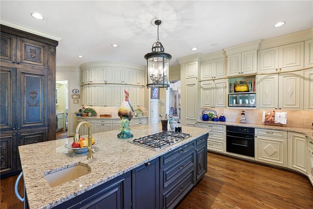 1 Rimrock Road, Russellville, AR 72802