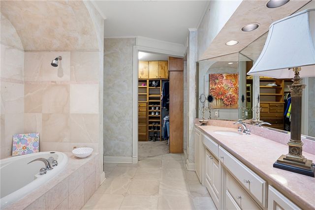 1 Rimrock Road, Russellville, AR 72802