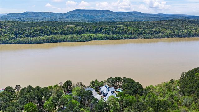 1 Rimrock Road, Russellville, AR 72802