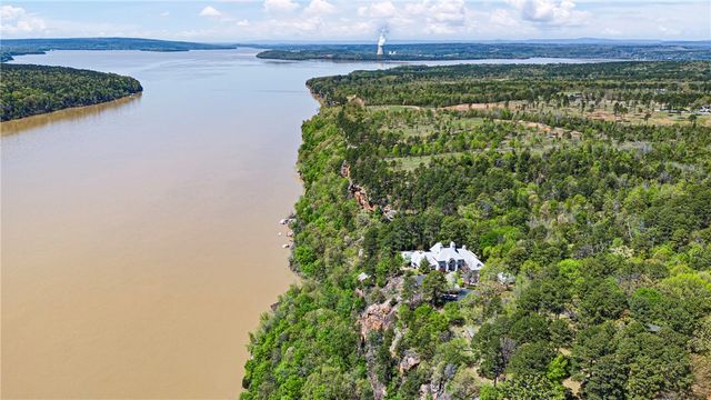 1 Rimrock Road, Russellville, AR 72802