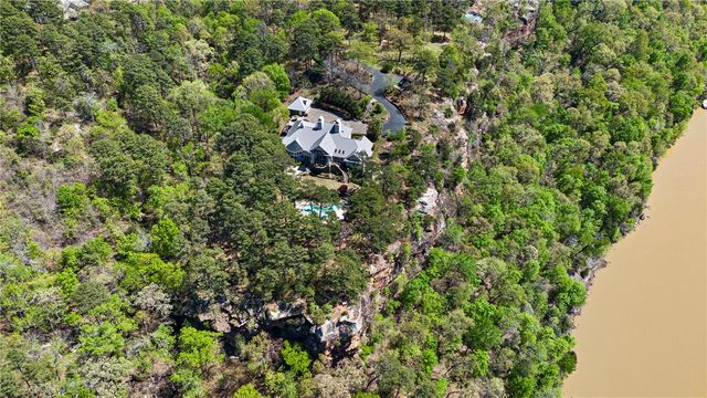 1 Rimrock Road, Russellville, AR 72802