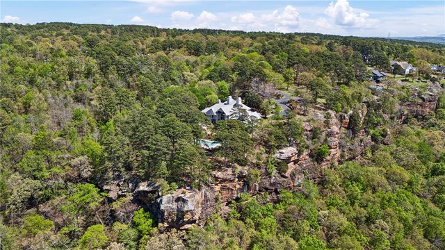 1 Rimrock Road, Russellville, AR 72802