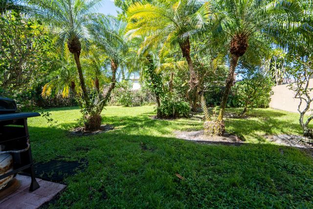 6593 Lurais Drive, Lake Worth, FL 33463