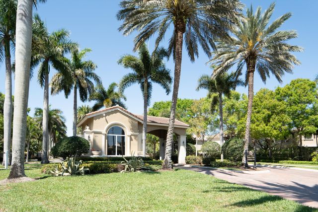 6593 Lurais Drive, Lake Worth, FL 33463