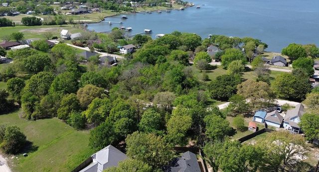 920 Woodland Drive, West Tawakoni, TX 75474