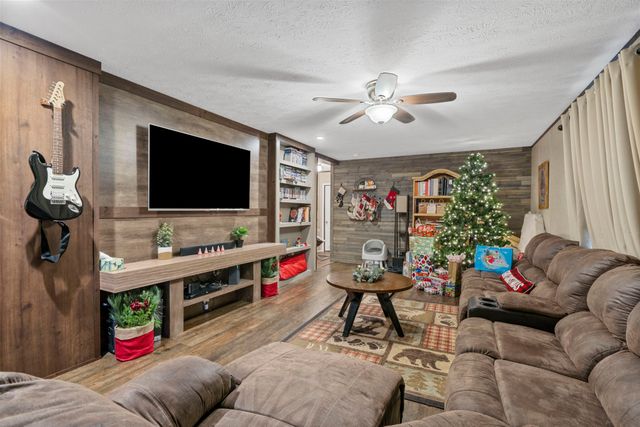 6840 Herbert Shannon Rd, Springfield, TN 37172