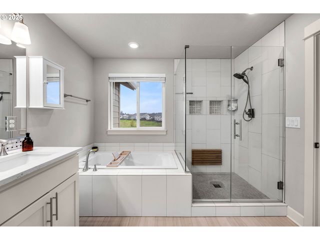 4766 S 16TH Dr, Ridgefield, WA 98642