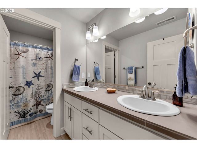 4766 S 16TH Dr, Ridgefield, WA 98642