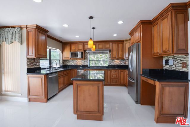 3119 Hutton Drive, Beverly Hills, CA 90210