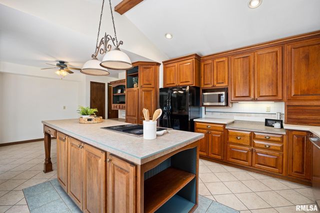 1806 W GAYLORD Avenue, Peoria, IL 61614