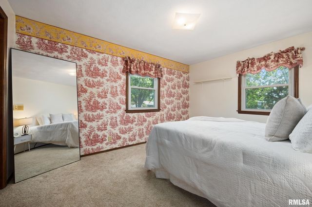 1806 W GAYLORD Avenue, Peoria, IL 61614