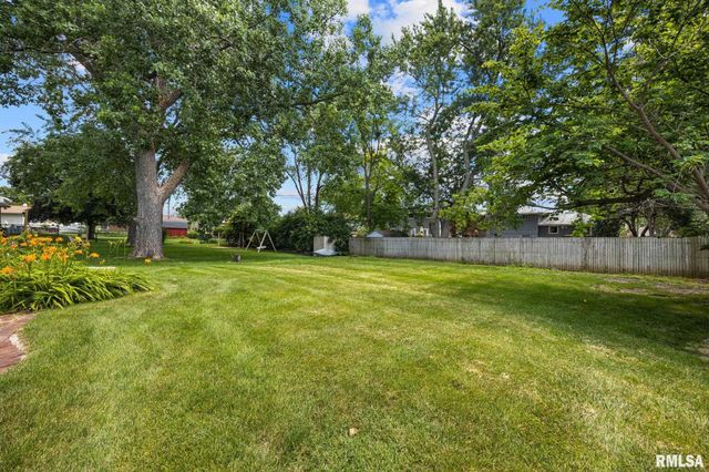 1806 W GAYLORD Avenue, Peoria, IL 61614