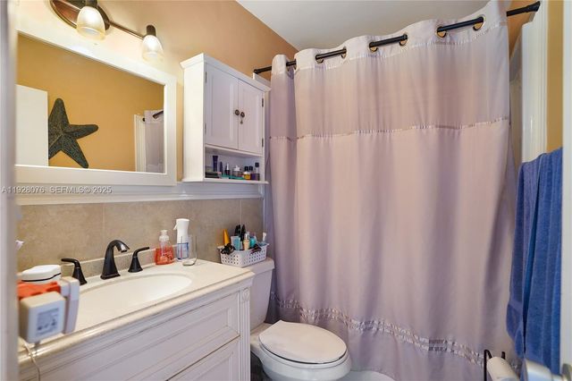 1000 SW 11th Ave 17E, Hallandale Beach, FL 33009