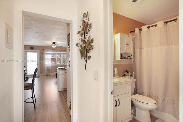 1000 SW 11th Ave 17E, Hallandale Beach, FL 33009