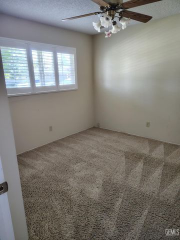 2812 Elmer Avenue, Bakersfield, CA 93308