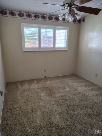 2812 Elmer Avenue, Bakersfield, CA 93308