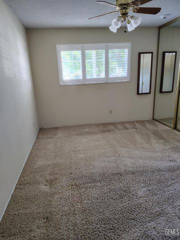2812 Elmer Avenue, Bakersfield, CA 93308
