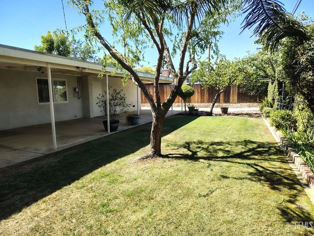 2812 Elmer Avenue, Bakersfield, CA 93308