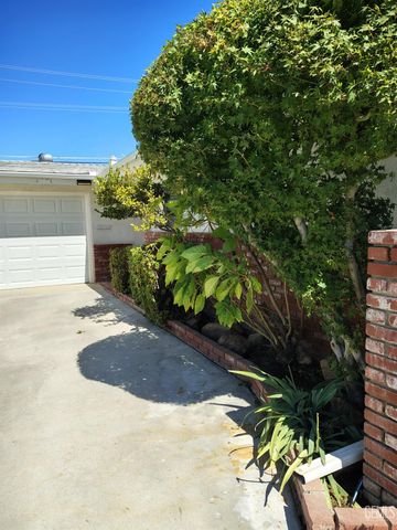 2812 Elmer Avenue, Bakersfield, CA 93308