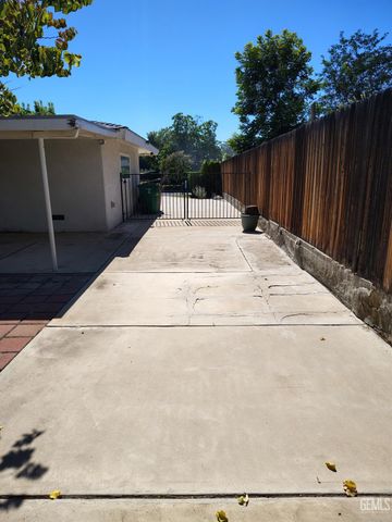2812 Elmer Avenue, Bakersfield, CA 93308