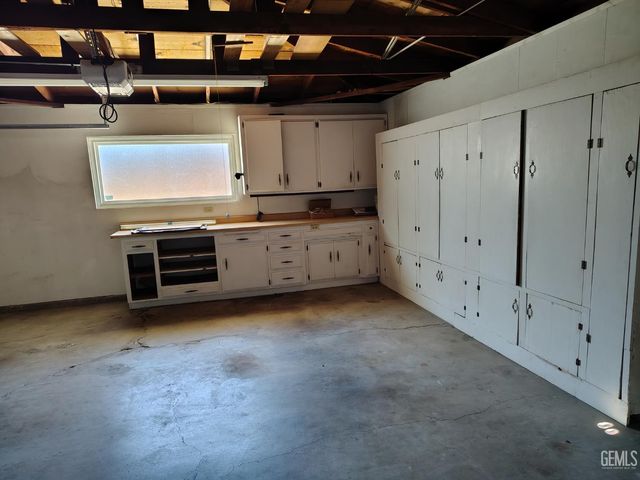 2812 Elmer Avenue, Bakersfield, CA 93308