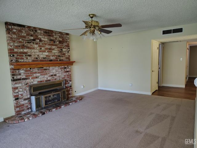 2812 Elmer Avenue, Bakersfield, CA 93308