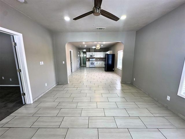 814 S Ellison Avenue, El Reno, OK 73036