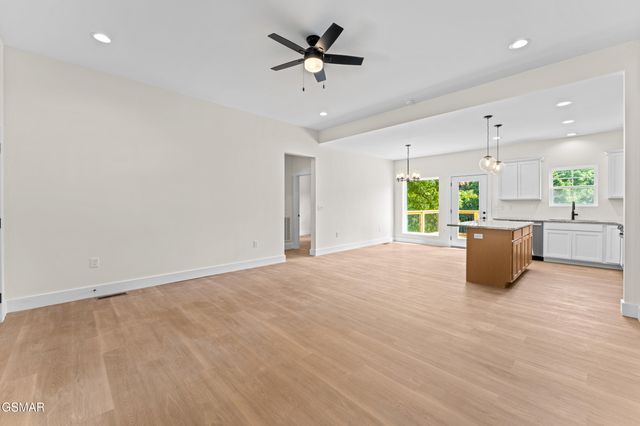 2319 Geraldine Way, Sevierville, TN 37876