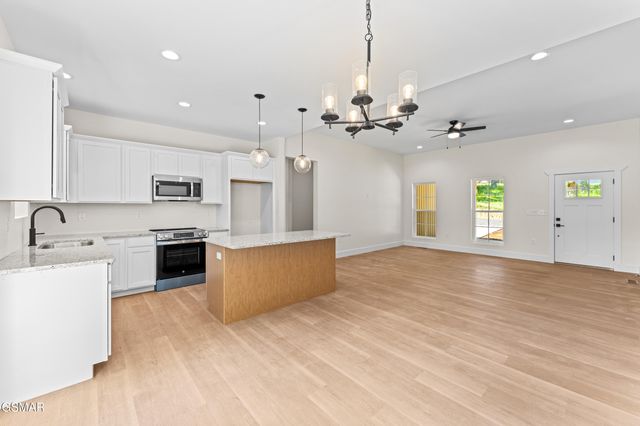 2319 Geraldine Way, Sevierville, TN 37876