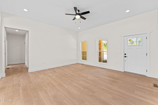 2319 Geraldine Way, Sevierville, TN 37876