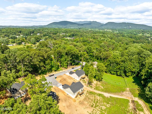 2319 Geraldine Way, Sevierville, TN 37876