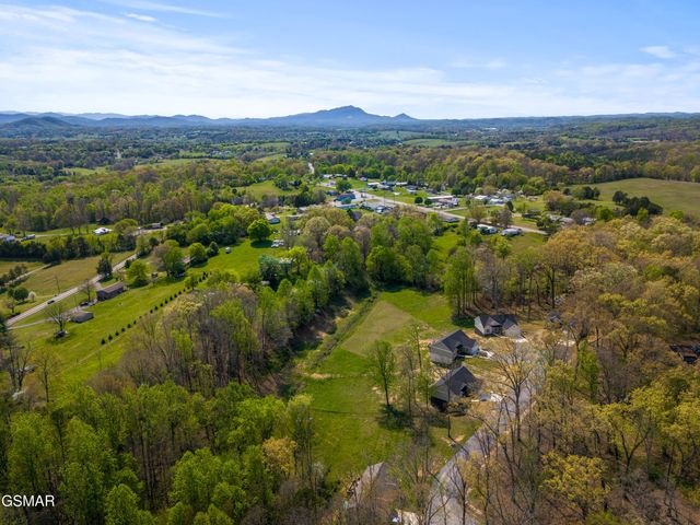 2319 Geraldine Way, Sevierville, TN 37876