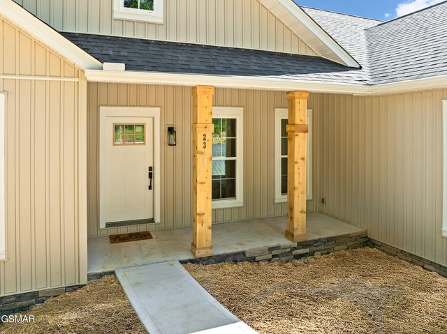 2319 Geraldine Way, Sevierville, TN 37876