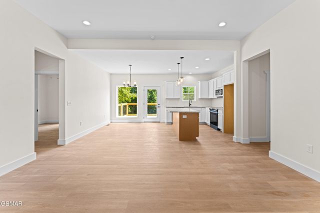 2319 Geraldine Way, Sevierville, TN 37876