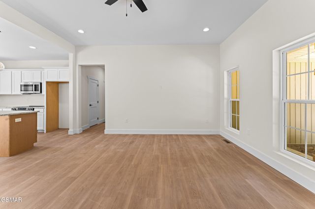 2319 Geraldine Way, Sevierville, TN 37876