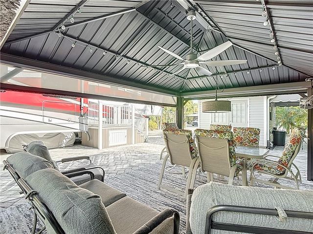 10067 Ramblewood CT, Fort Myers, FL 33905