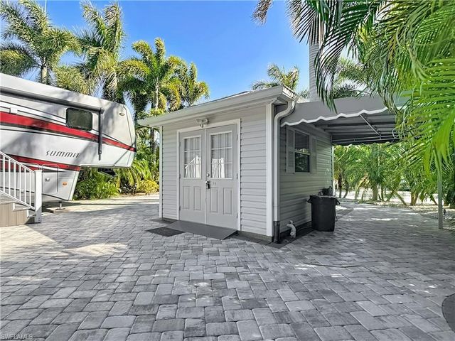 10067 Ramblewood CT, Fort Myers, FL 33905