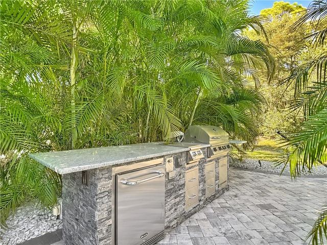 10067 Ramblewood CT, Fort Myers, FL 33905