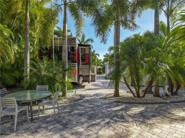 10067 Ramblewood CT, Fort Myers, FL 33905